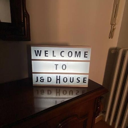 J & D House Apartment อัลบา ภายนอก รูปภาพ