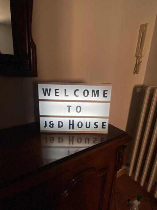 J & D House Apartment อัลบา ภายนอก รูปภาพ
